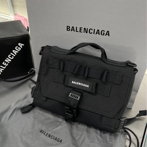 Balenciaga巴黎世家 Army 郵差包 男女可背