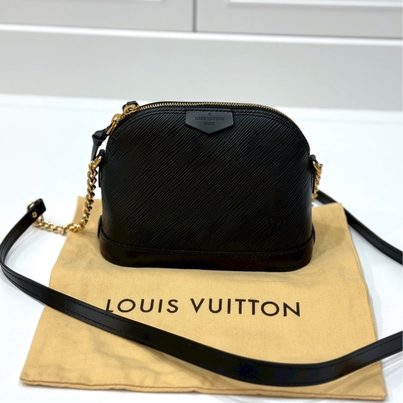 LV alma mini EPI 水波紋 黑色 貝殼包 鍊條包 斜背包 肩背包 側背包-3