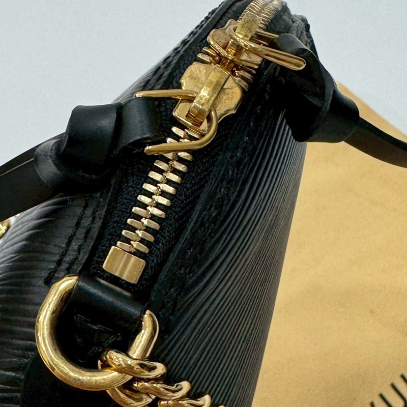 LV alma mini EPI 水波紋 黑色 貝殼包 鍊條包 斜背包 肩背包 側背包-31