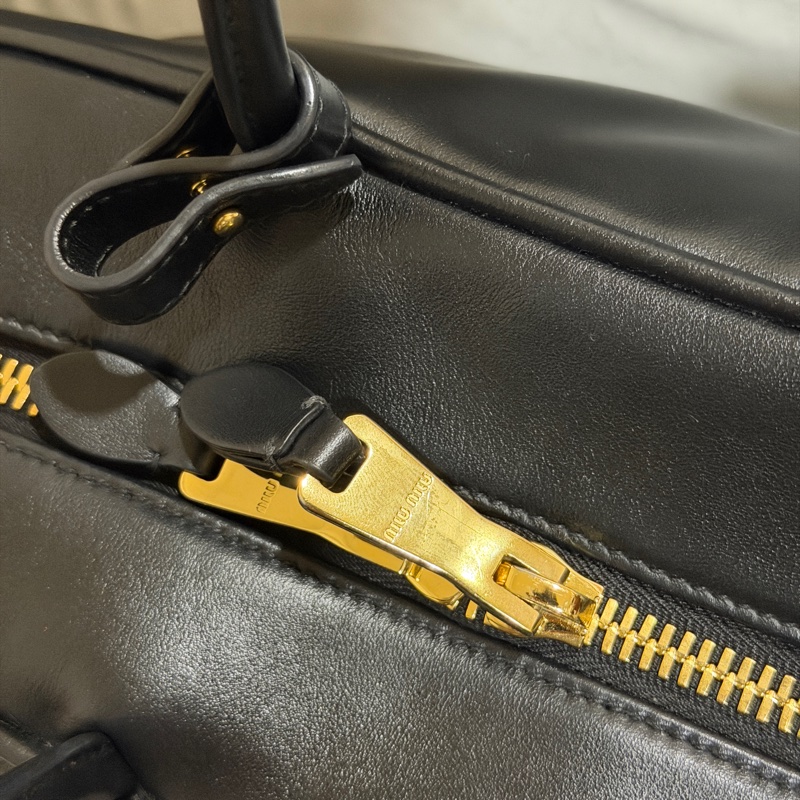 #閒置僅試背全配24年購證 #專櫃斷貨新款 #全台唯一 Miumiu黑金牛皮肩背保齡球包 送禮超適🈴🉑肩背-64