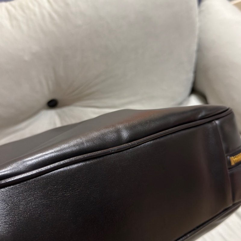 #閒置僅試背全配24年購證 #專櫃斷貨新款 #全台唯一 Miumiu黑金牛皮肩背保齡球包 送禮超適🈴🉑肩背-80