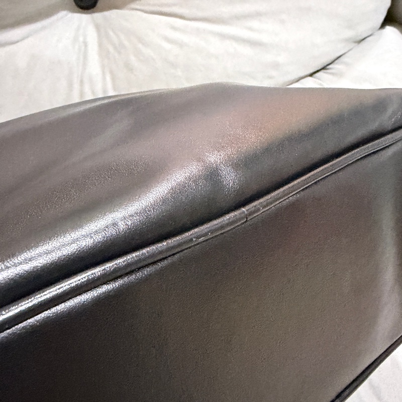 #閒置僅試背全配24年購證 #專櫃斷貨新款 #全台唯一 Miumiu黑金牛皮肩背保齡球包 送禮超適🈴🉑肩背-81