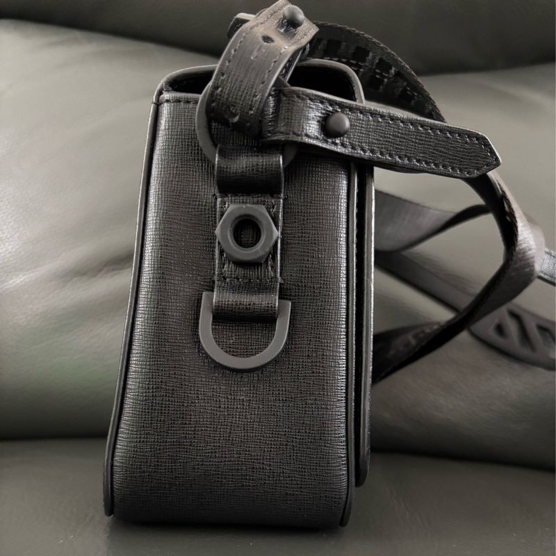 Off White Flap Bag-11