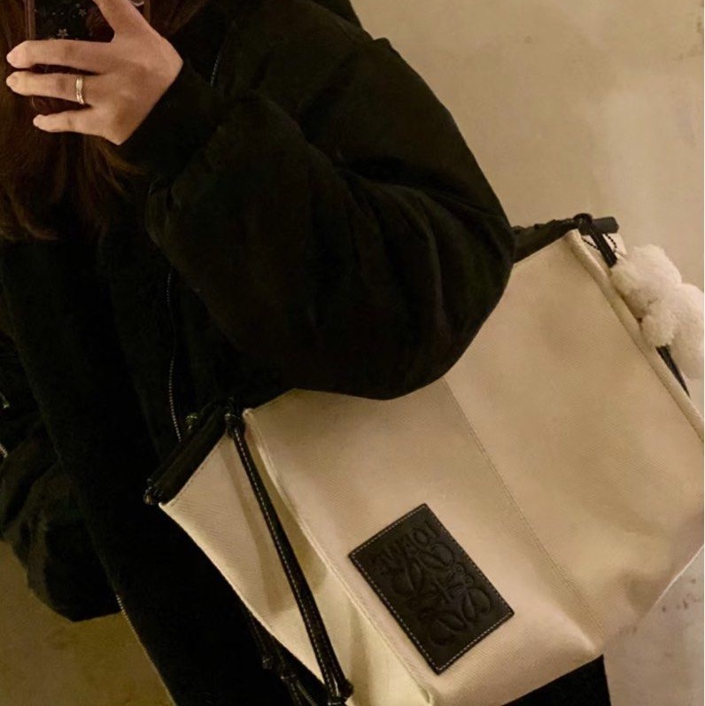 Loewe 羅意威帆布拼牛皮cushion tote托特包-3