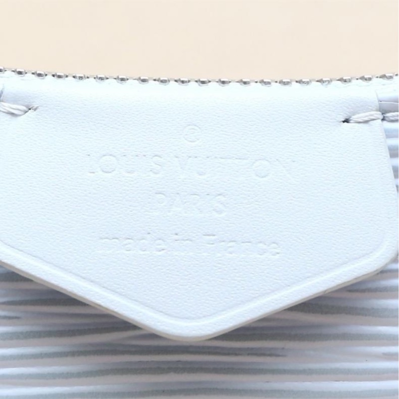 LOUIS VUITTON(路易威登) Easy pouch 腋下單肩包 淺藍色 EPI水波紋牛皮-4