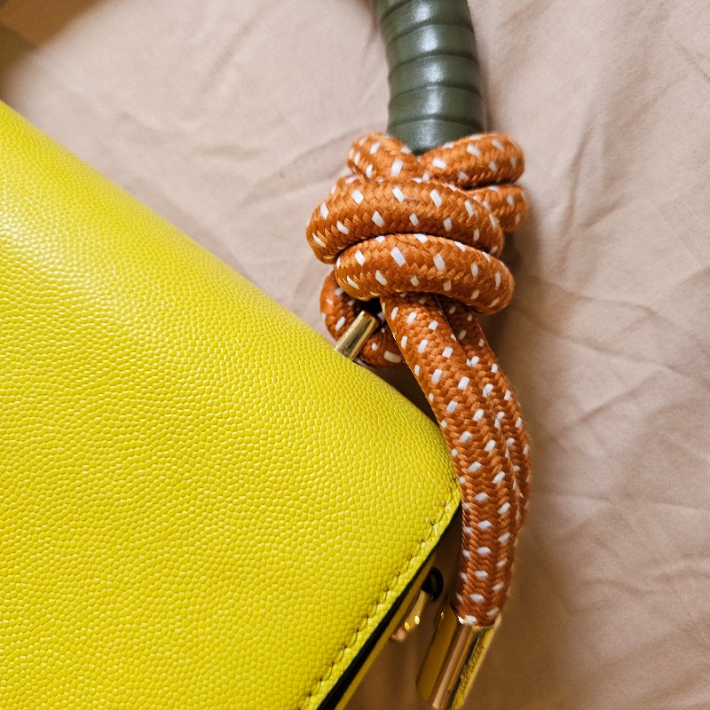 MARC JACOBS 夏日陽光黃
造型手提、斜背包-6