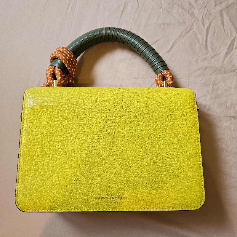 MARC JACOBS 夏日陽光黃
造型手提、斜背包-9