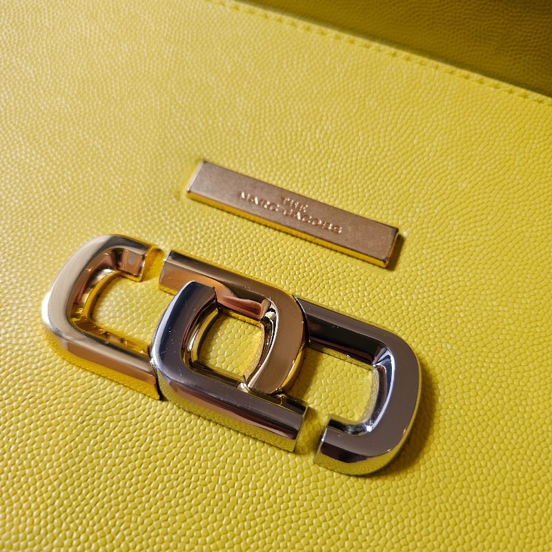 MARC JACOBS 夏日陽光黃
造型手提、斜背包-14