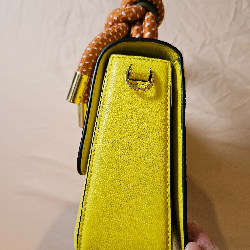 MARC JACOBS 夏日陽光黃
造型手提、斜背包-16