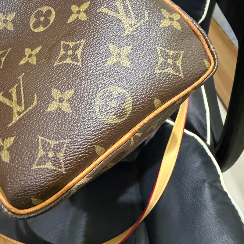 LV Speedy 25 手提款（已釘耳扣可以側背）-14