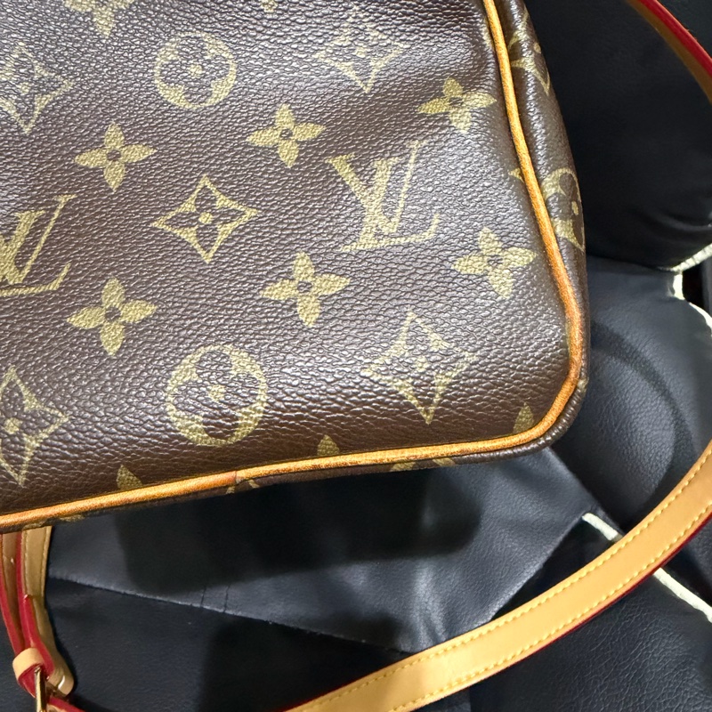 LV Speedy 25 手提款（已釘耳扣可以側背）-16