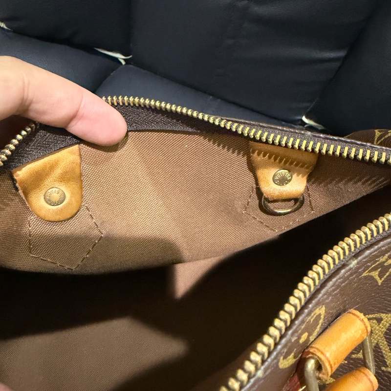 LV Speedy 25 手提款（已釘耳扣可以側背）-22