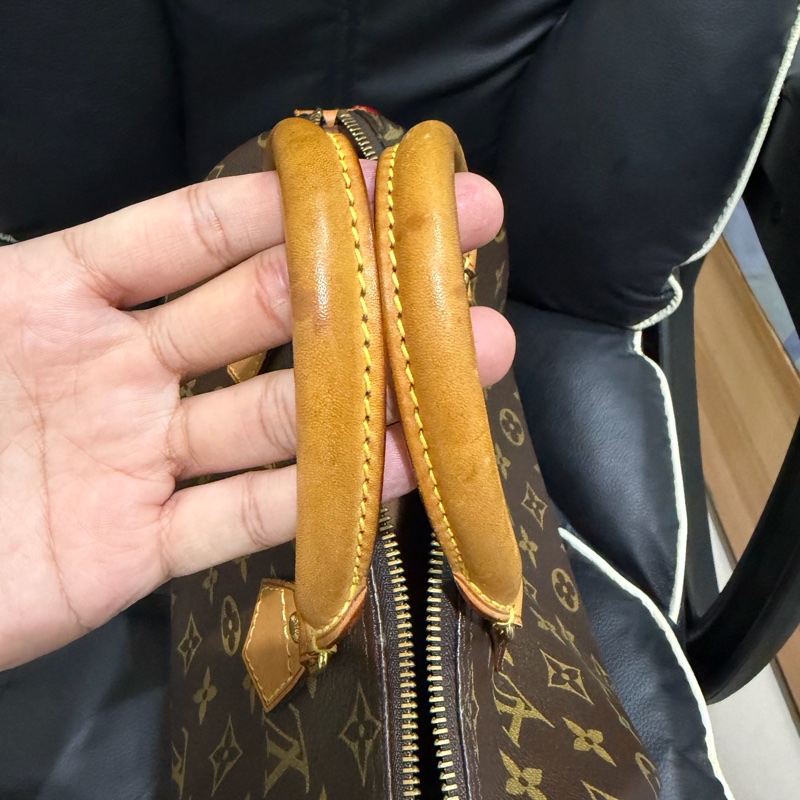 LV Speedy 25 手提款（已釘耳扣可以側背）-30
