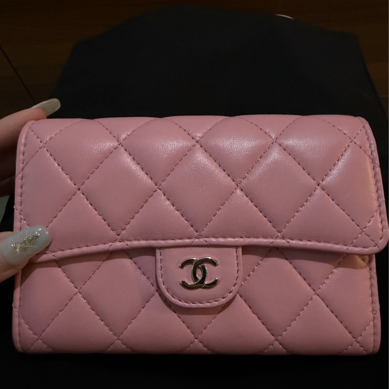chanel粉紅羊皮菱格淡金釦5卡三折中夾AP0232-0