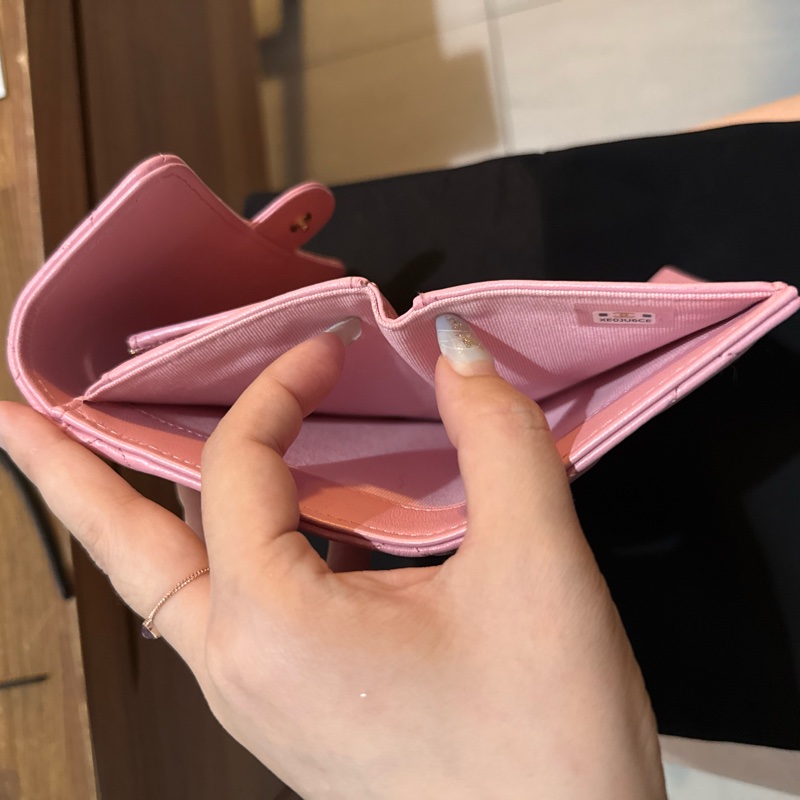 chanel粉紅羊皮菱格淡金釦5卡三折中夾AP0232-8