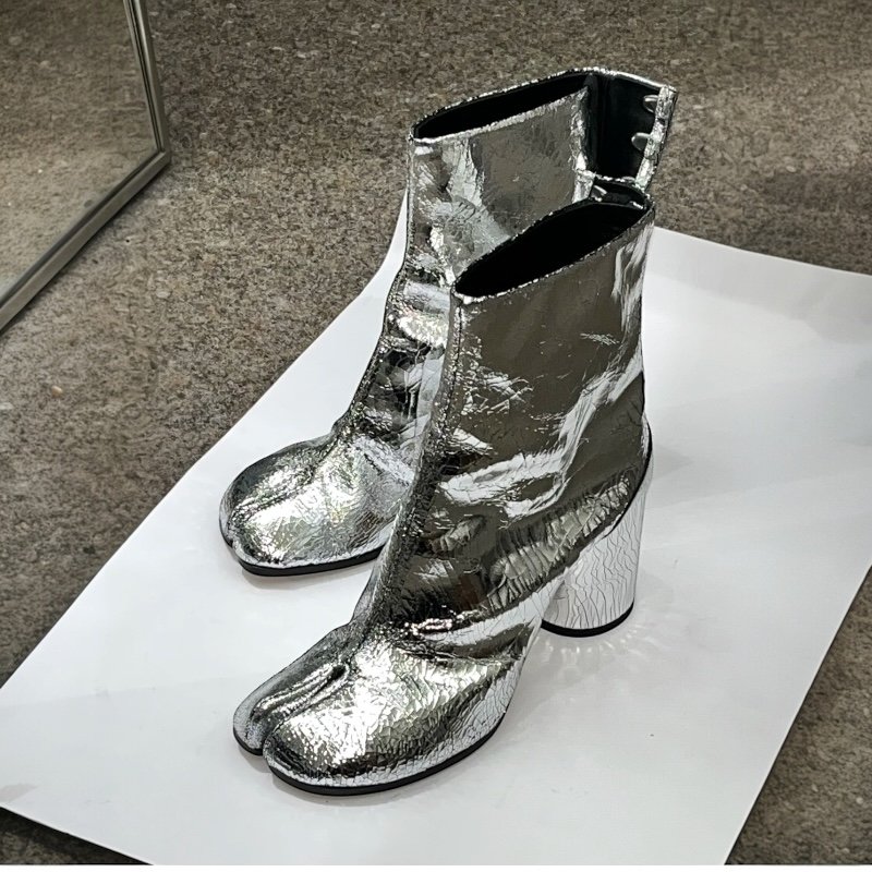 🎁特價🎁Maison Margiela 女款 Tabi Broken Mirror 高跟短靴 ｜分趾設計 × 鏡面前衛風格 IT36/37/38/38.5/39/40(購買請訊息告知需要尺寸)-7