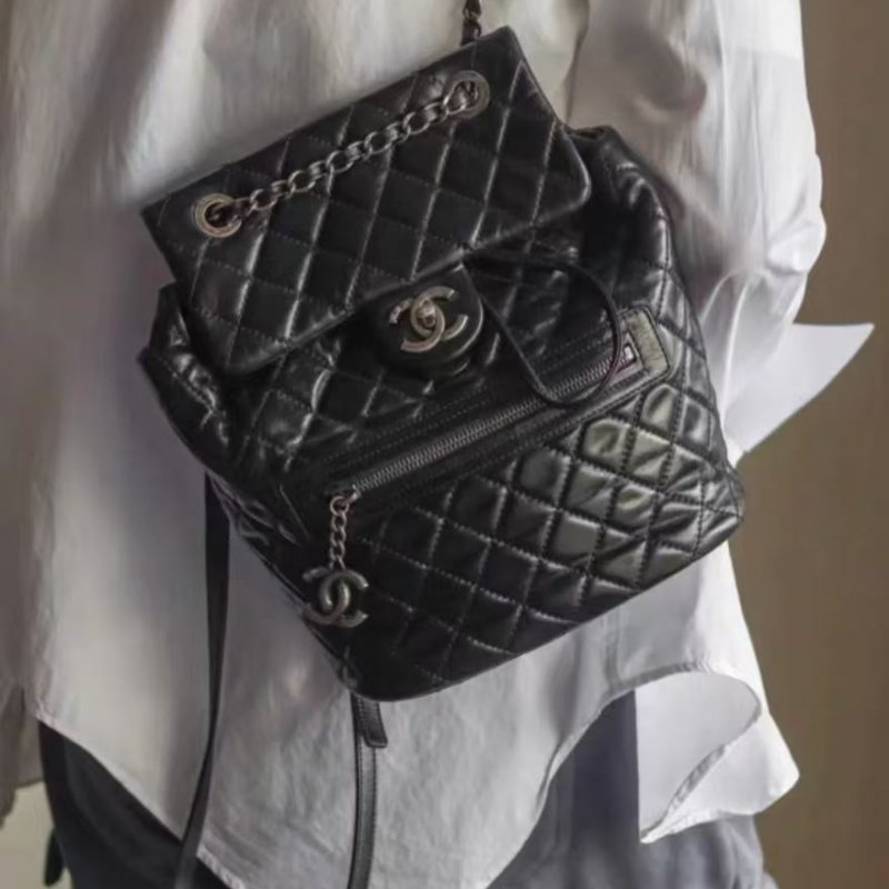 chanel 黑銀 薩爾茨堡油蠟皮後背包小號duma中古包 20*12*23cm 98新 配件塵袋-0
