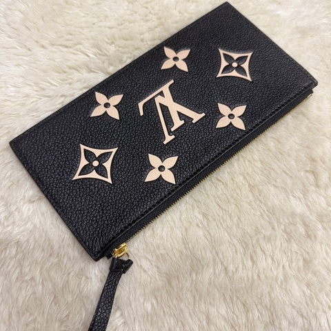 LV好用的 黑色牛皮壓紋印花 拉鍊長夾 鈔票不用折