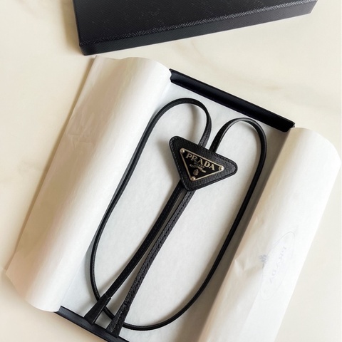 Prada 領結