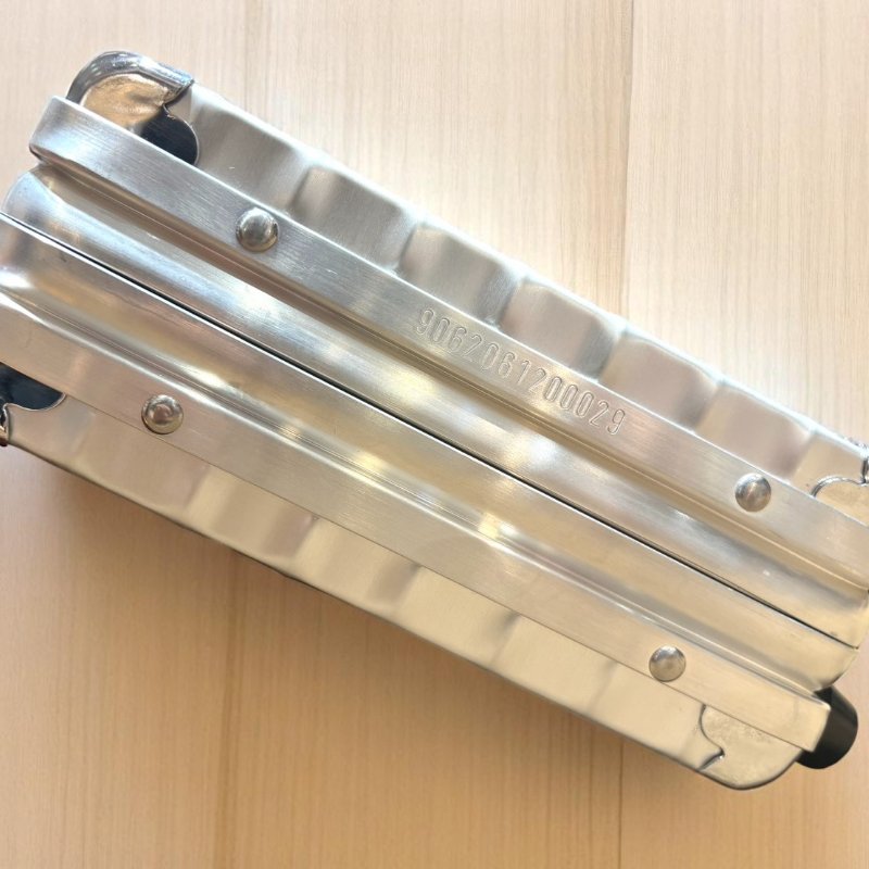 RIMOWA鈦合金銀色硬箱包-3