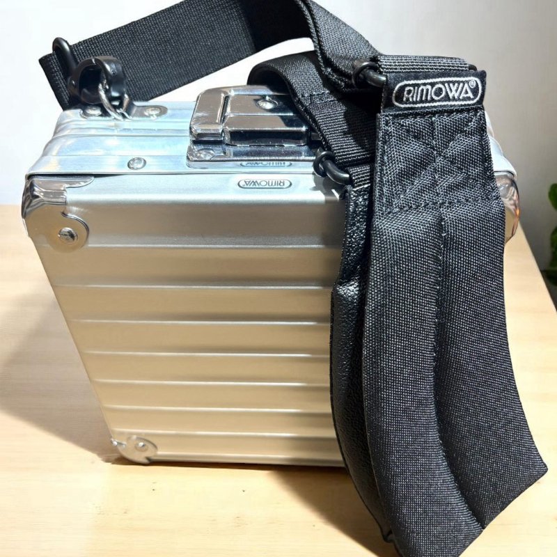 RIMOWA鈦合金銀色硬箱包-5