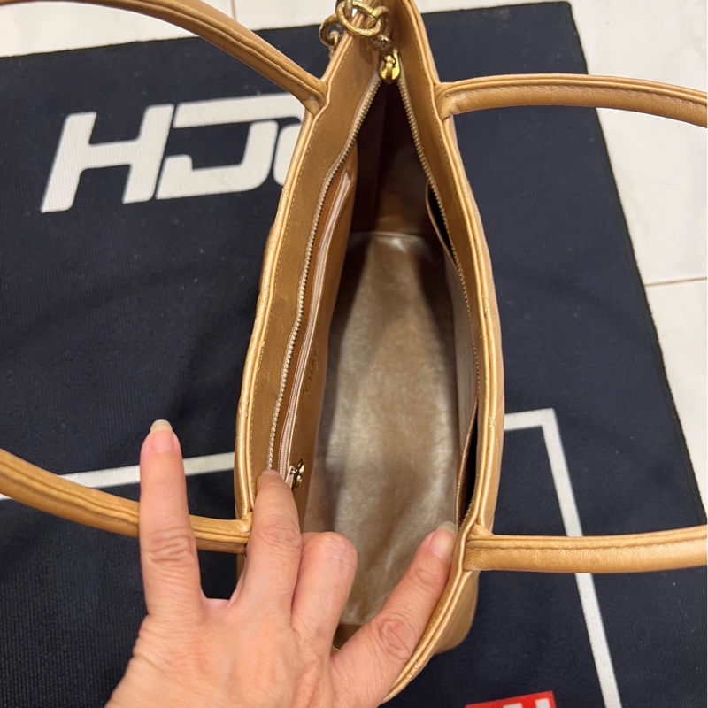 香奈兒Chanel 希爾頓金幣包 手提包 香檳金-15