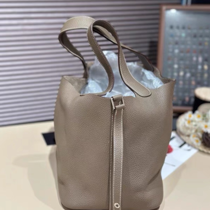 98新 Hermes picotin 22 大象灰 银扣 tc皮 Z刻 附件钥匙锁-3