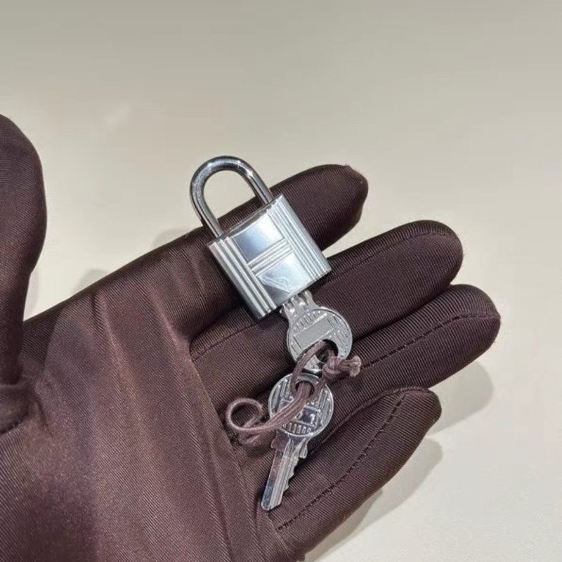 98新 Hermes picotin 22 大象灰 银扣 tc皮 Z刻 附件钥匙锁-7