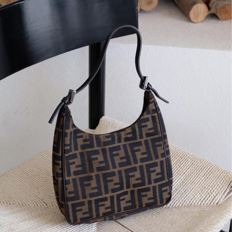 Fendi 老花帆布 U形hobo單肩 腋下包🩷-0