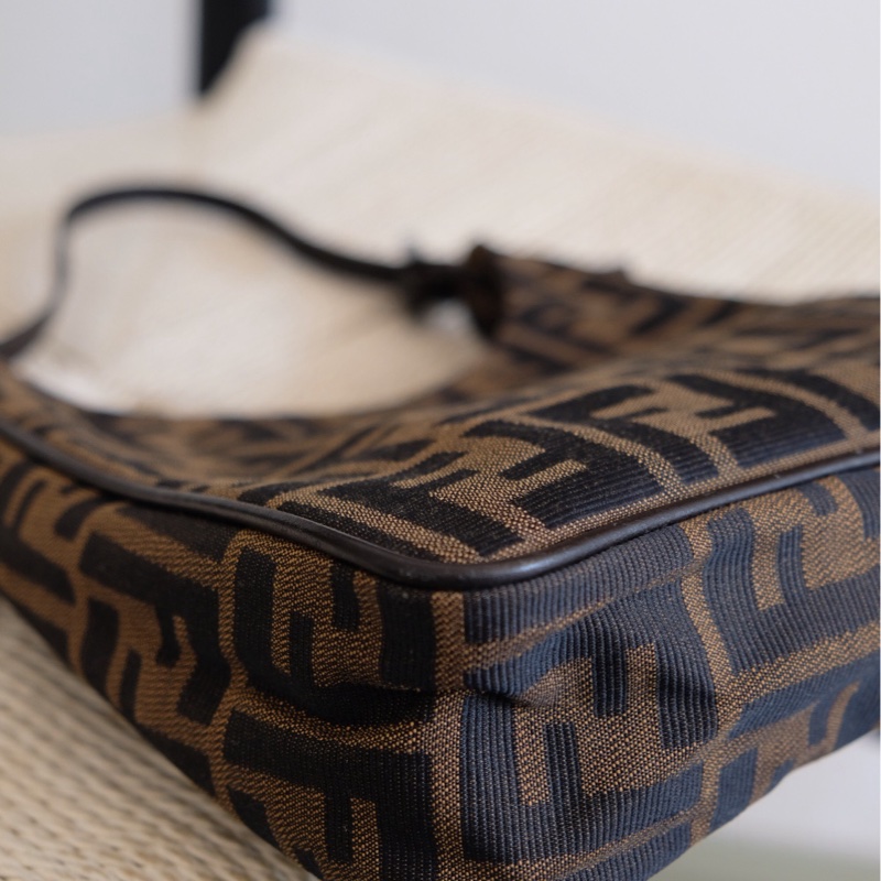 Fendi 老花帆布 U形hobo單肩 腋下包🩷-3