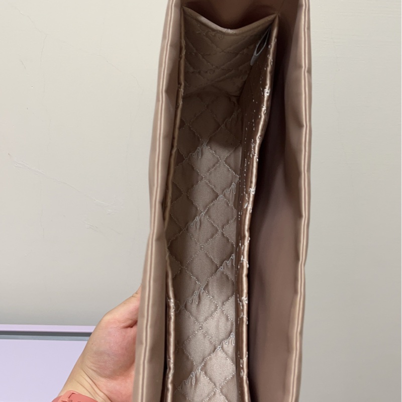 Chanel 22中號黑銀附內膽包及防潮定型包-4