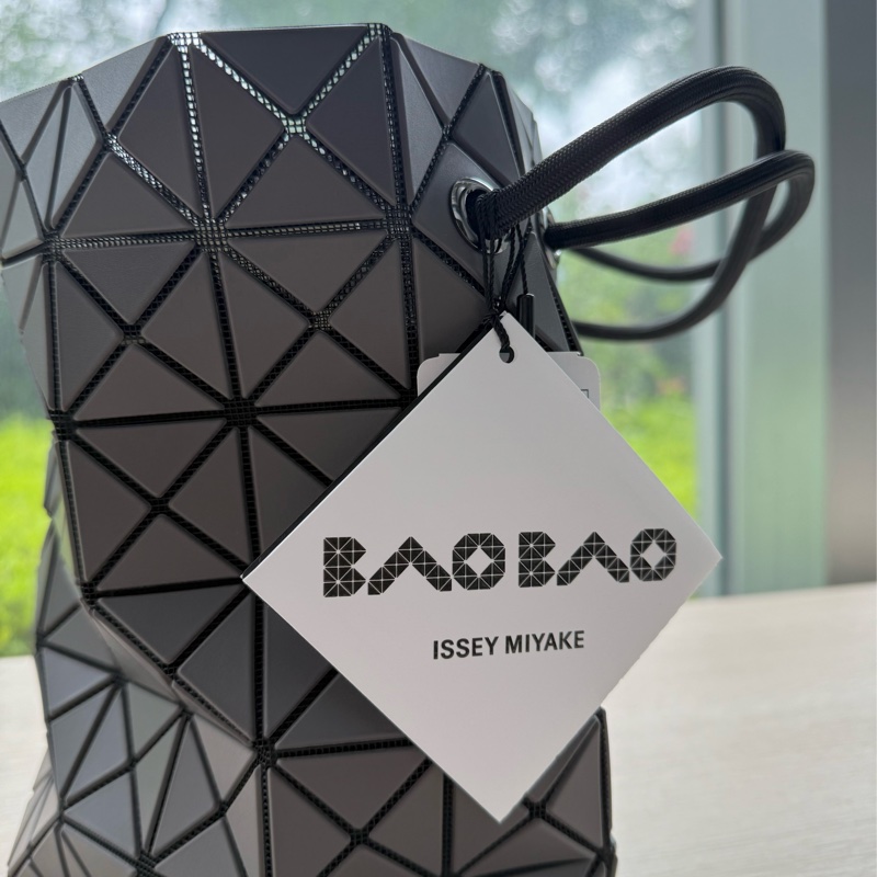 (已售出 勿詢問)三宅一生 Issey Miyake Bao Bao 抽繩水桶包 霧面仿皮質 炭灰色 全新-8