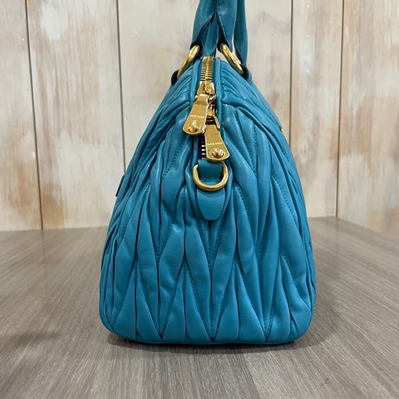 Miu Miu RL0066藍色抓皺皮革金釦手提肩背兩用包-1