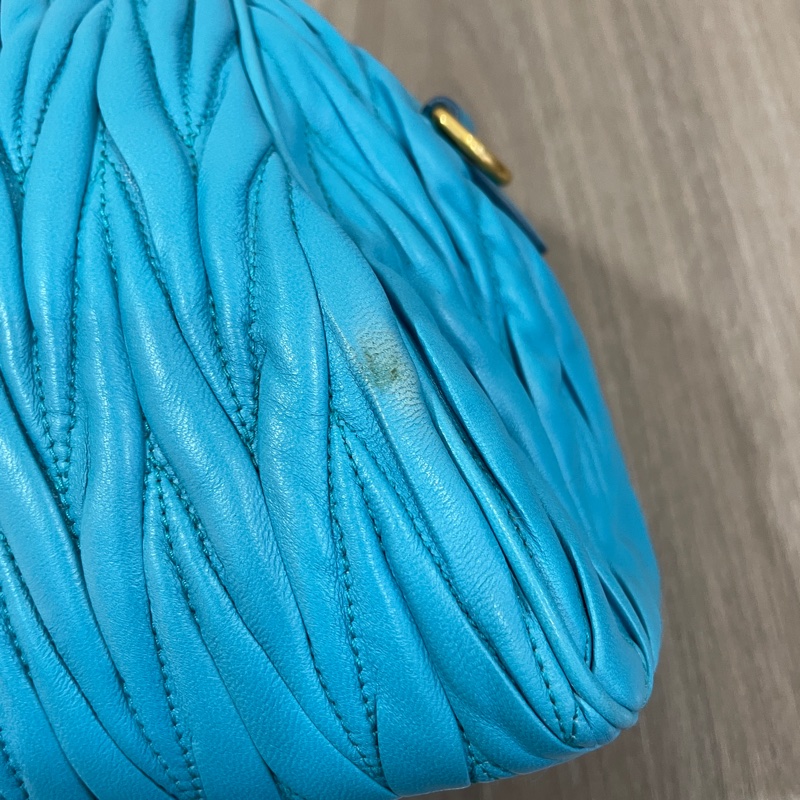 Miu Miu RL0066藍色抓皺皮革金釦手提肩背兩用包-12