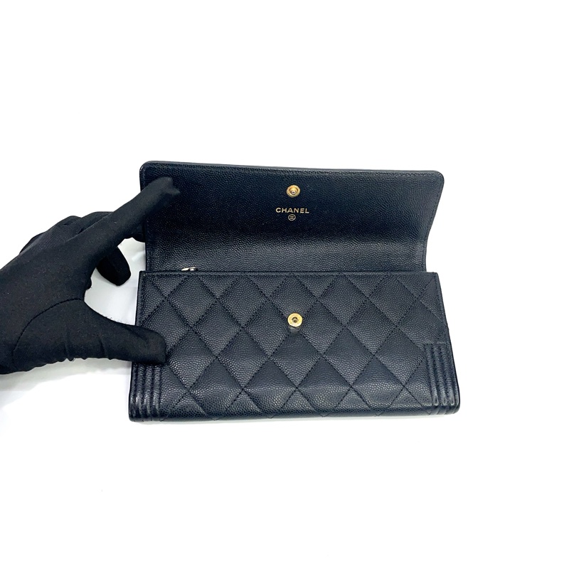 Chanel 黑荔枝牛皮金釦下蓋12卡Boy長夾 A80286-7