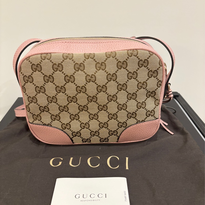 GUCCI 相機包 經典雙G緹花皮飾邊斜背小方包 駝/粉邊-1