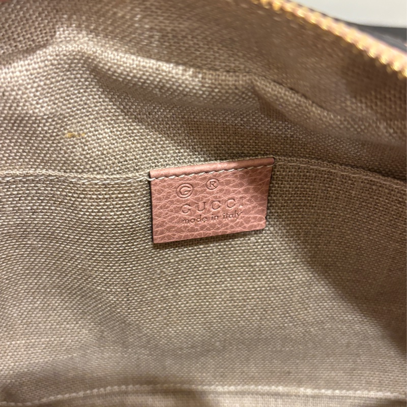 GUCCI 相機包 經典雙G緹花皮飾邊斜背小方包 駝/粉邊-15