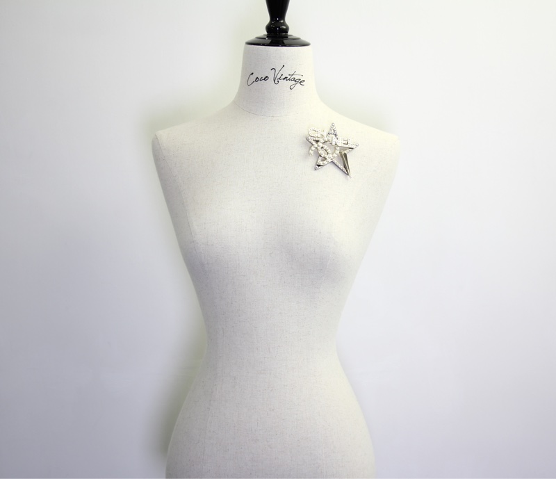 Chanel A21C 水鑽仿珍珠鏤空星形胸針-1