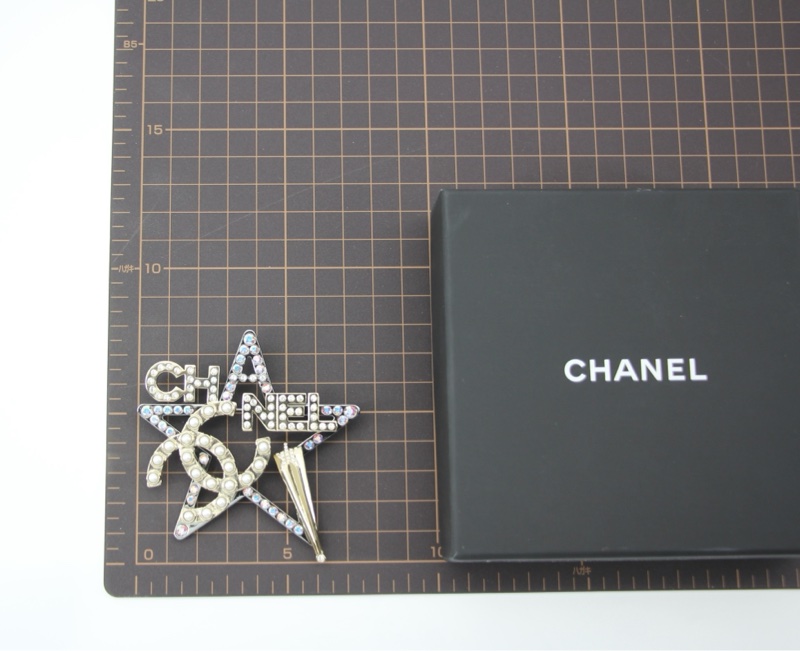 Chanel A21C 水鑽仿珍珠鏤空星形胸針-12