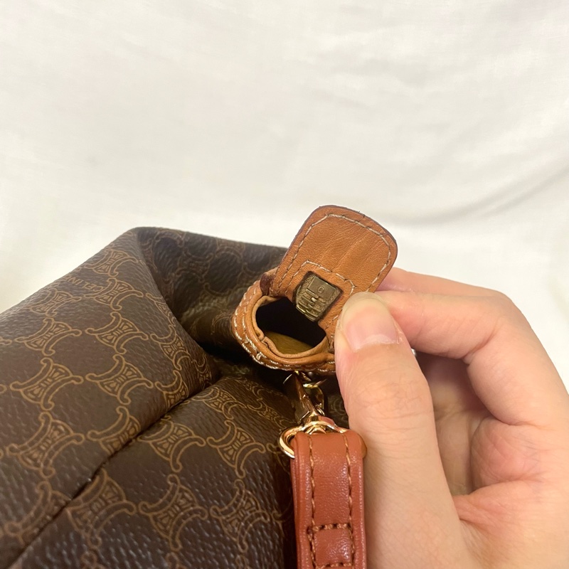 Celine中號經典方牌棕色雲朵包 斜跨包～-18