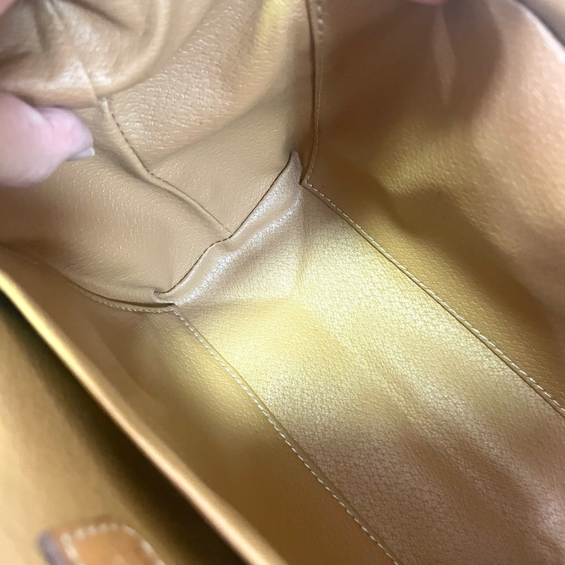 Celine中號經典方牌棕色雲朵包 斜跨包～-36