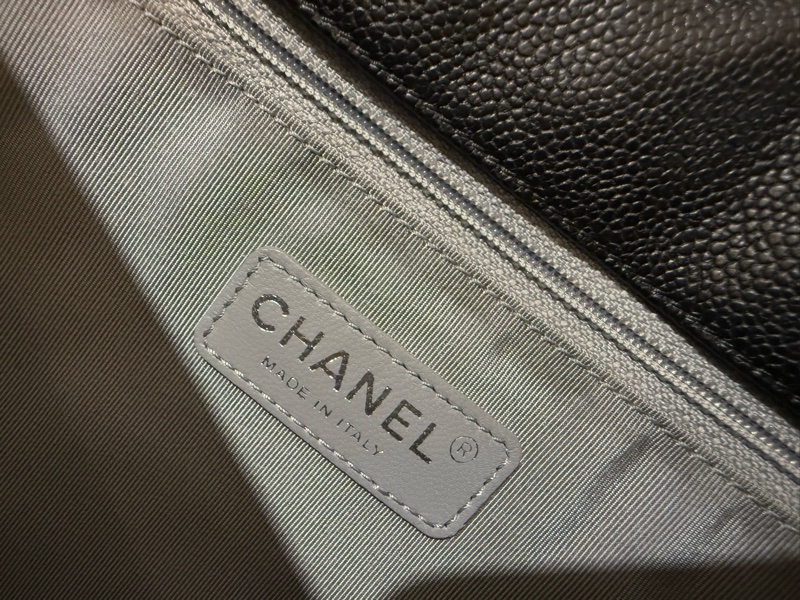 Chanel黑荔枝牛皮銀釦冠軍包 魚子醬-21