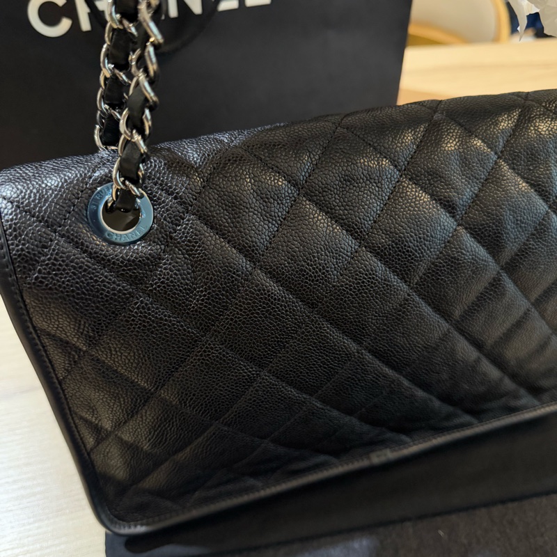Chanel黑荔枝牛皮銀釦冠軍包 魚子醬-29