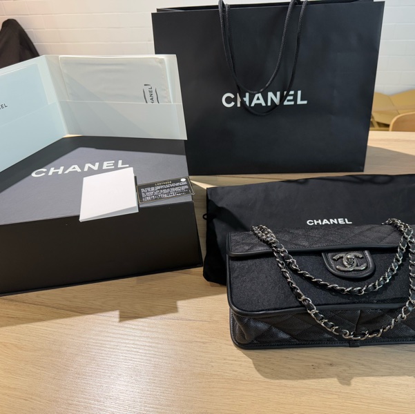 Chanel黑荔枝牛皮銀釦冠軍包 魚子醬-30