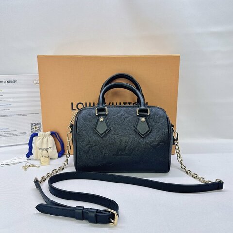 【LV 全皮革黑壓紋SPEEDY 20】