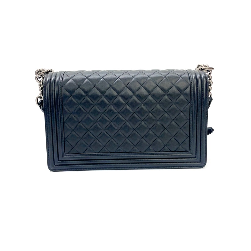 Chanel 黑羊皮Boy28銀釦下蓋肩斜包 A92193-1