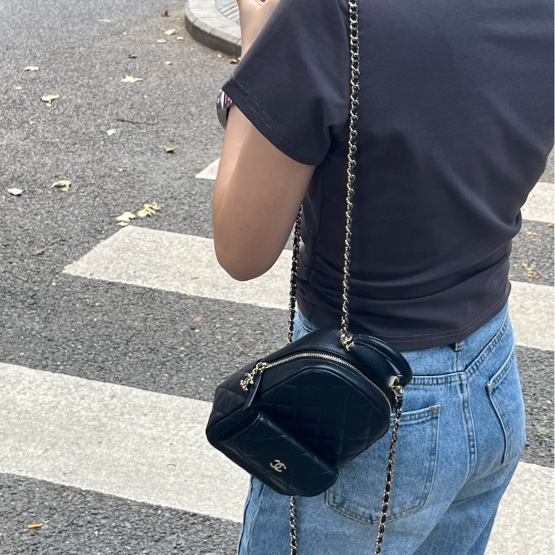 Chanel 荔枝黑金小書包-9