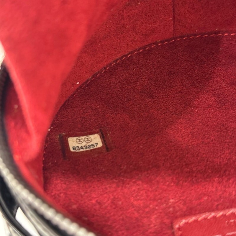 Chanel 漆皮小圓包-12