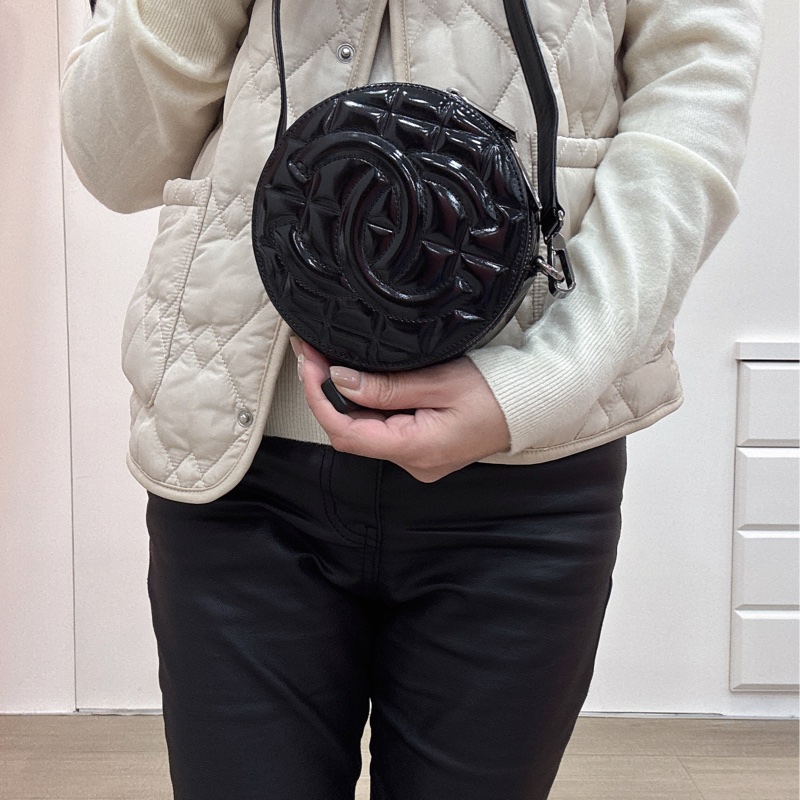 Chanel 漆皮小圓包-6