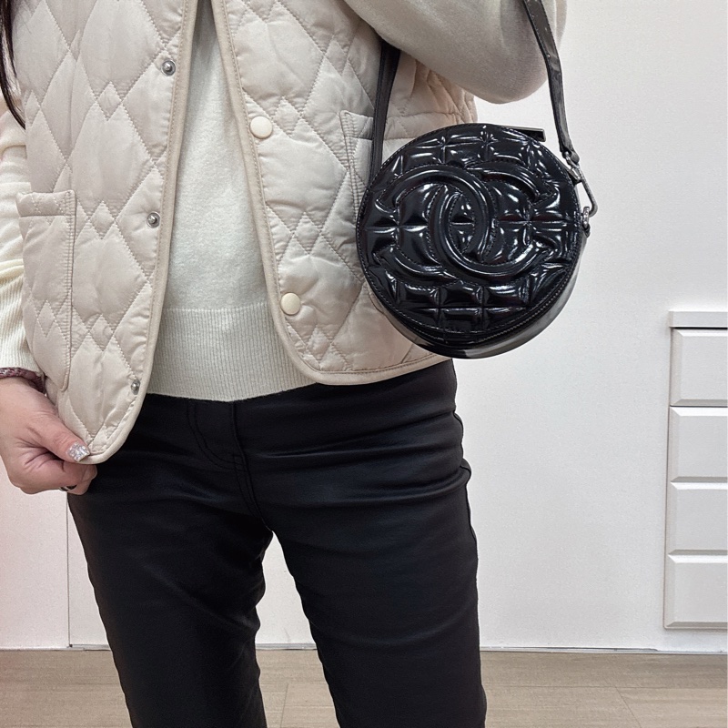 Chanel 漆皮小圓包-8